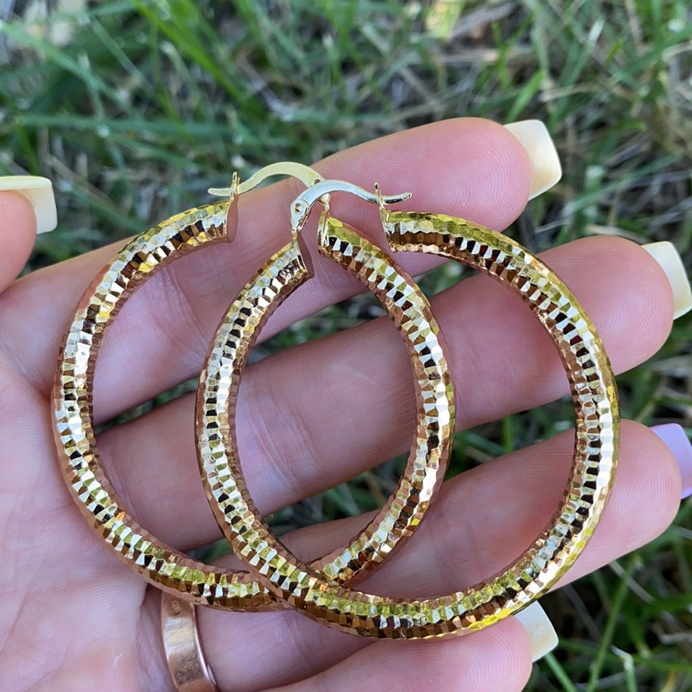 NEW 18k gold plated Hoop Earrings - Picture 3 of 5